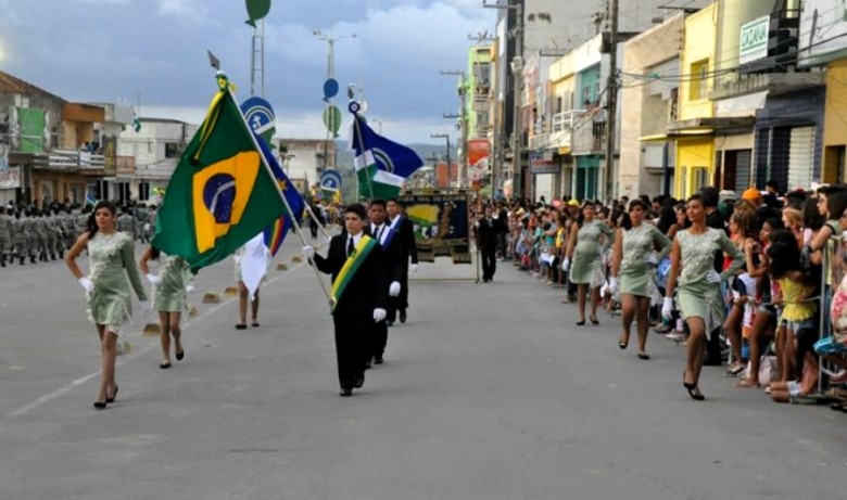 Desfile Cívico na Rua João Batista | Foto: divulgalção