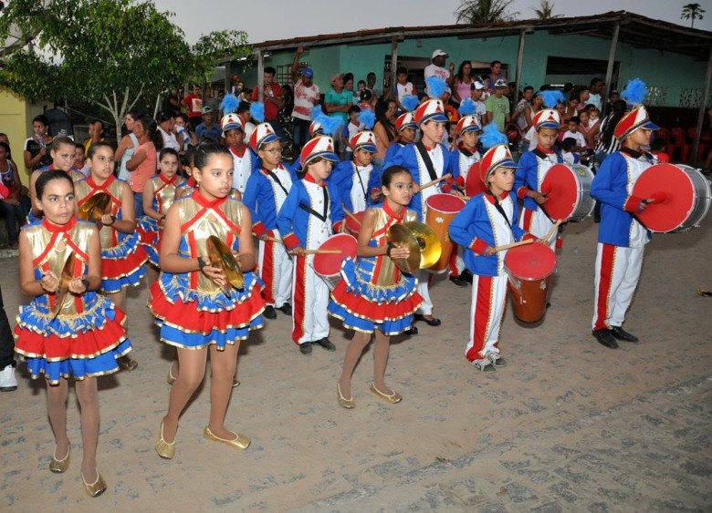 Novas fanfarras das escolas Luiz Ventura, Marino Barbosa e Pio XII tiveram seus instrumentos musicais e trajes de gala doados pela Secretaria de Educação de Casinhas | Foto: Mário Andrade