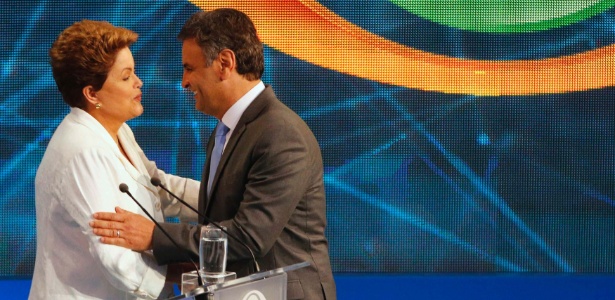 Dilma Rousseff e Aécio Neves durante o debate da Band. 