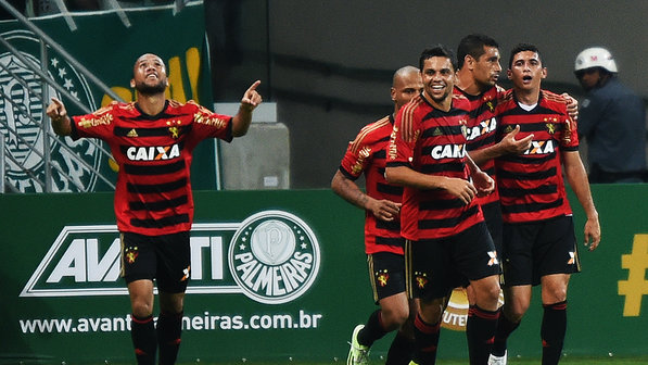 Jogadores do Sport comemorando um gol | Foto: Ivan Pacheco/VEJA.com