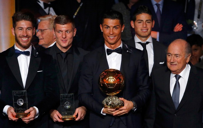 Sergio Ramos, Kroos, Cristiano Ronaldo e James Rodriguez: Real Madrid premiado na Fifa (Foto: Reuters)