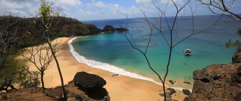 Baía do Sancho é a melhor praia do mundo pelo segundo ano consecutivo. Foto: Teresa Maia/DP/DA Press