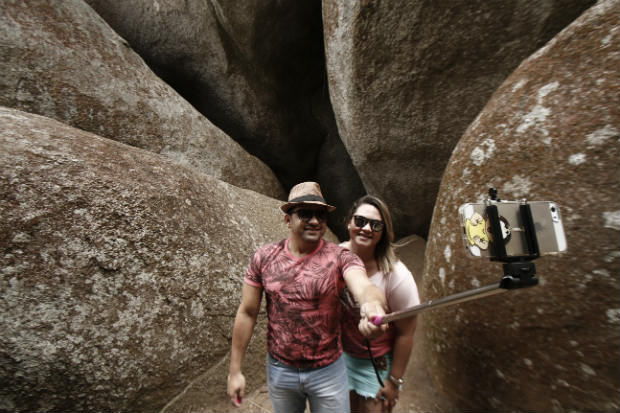 Turistas normalmente escolhem a trilha do Parque Ecológico, considerada a mais leve. Foto: Blenda Souto Maior/DP/DA Press