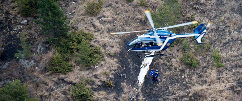 Análise da caixa preta mostra que o piloto ficou fora da cabine, sem conseguir regressar