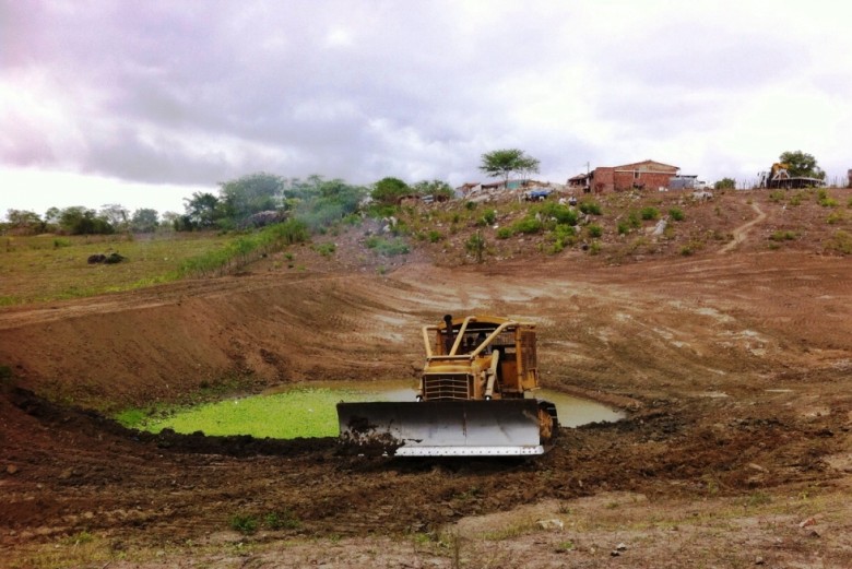 A Prefeitura de Surubim através da Secretaria de Agricultura, Indústria e Comércio, já concluiu a limpeza de 69 açudes e pequenas lagoas, mais conhecidas como “barreiros”, na zona rural do município.