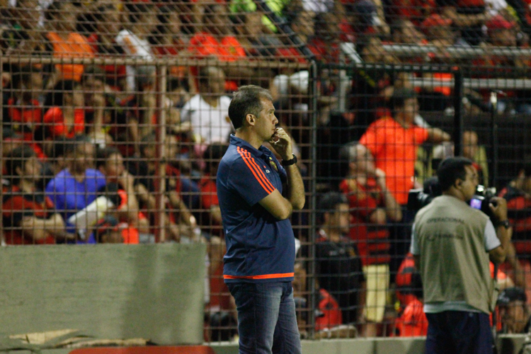 Treinador elogiou a postura da torcida: "Antes de tudo, a torcida foi fundamental, entendeu o recado"