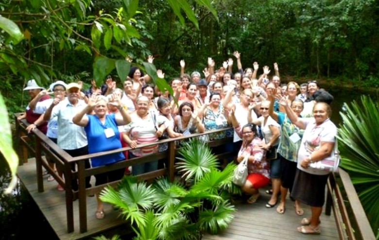 Grupo de idosos de Surubim participa de excursão em Recife.