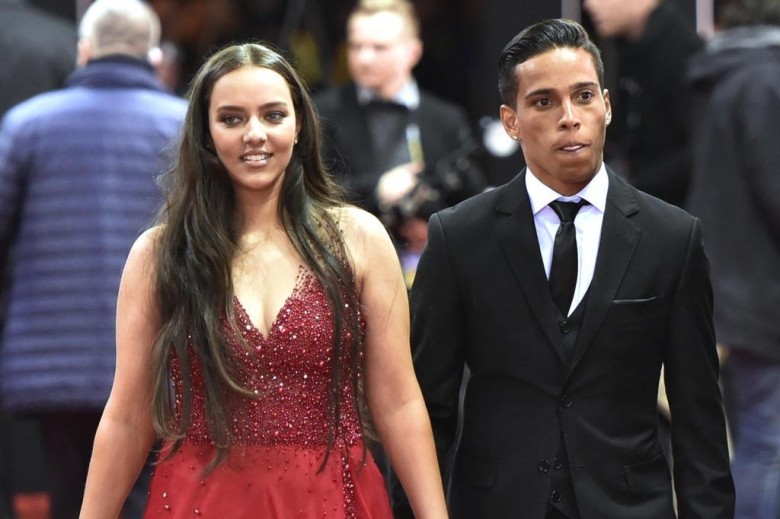 Wendell Lira com sua esposa na premiação da Fifa. Imagem: Olivier Morin/AFP