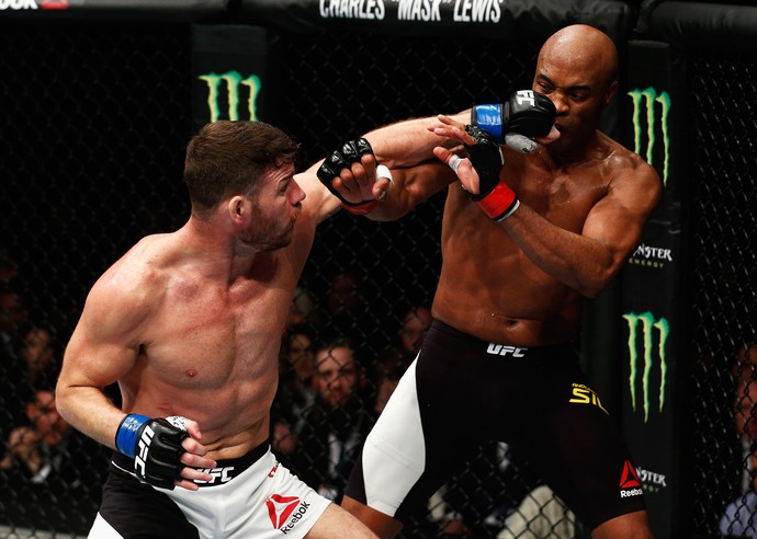 Michael Bisping venceu Anderson Silva por decisão unânime na luta principal em Londres (Foto: Getty Images)