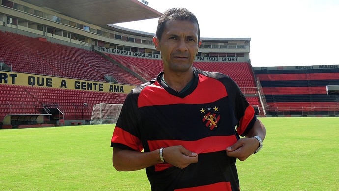 Leonardo estava trabalhando nas categorias de base do clube  | Foto: Gazeta Web