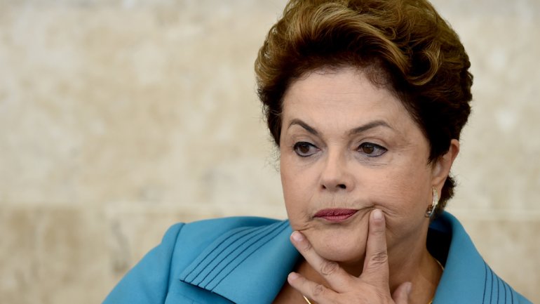 Dilma preocupada | Foto: Ilustração