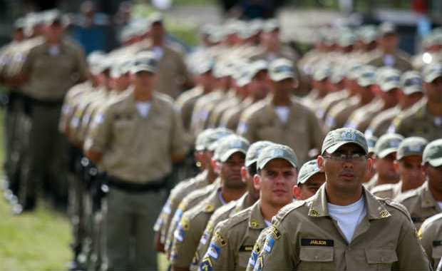 Policiais militares de Pernambuco poderão decretar greve.