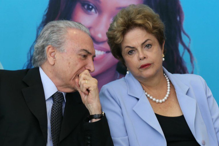 PSDB pede a cassação da chapa Dilma-Temer. O vice quer a separação das contas.