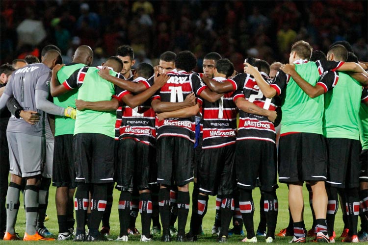 Santa Cruz iniciou a sua trajetória invicta dois jogos antes do treinador Milton Mendes assumir a equipe.