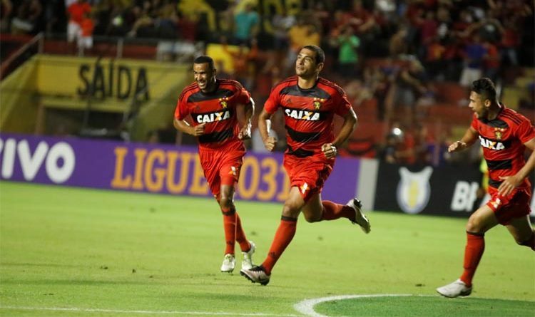 Diego Souza é responsável por 75% dos gols rubro-negros na competição; sozinho marcou quatro gols.