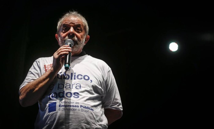 O ex-presidente Luiz Inácio Lula da Silva em ato no Rio de Janeiro - Alexandre Cassiano / Agência O Globo