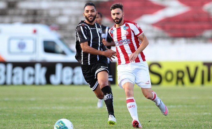 Náutico x Bragantino foi um jogo de poucas oportunidades para ambos pela Série B (Foto: Marlon Costa / PE Press)