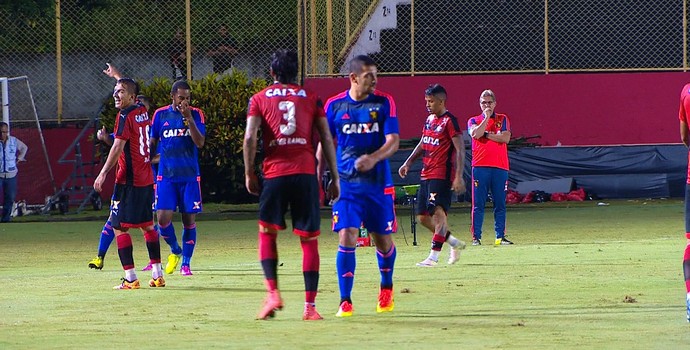 O Vitória venceu o Sport de virada na noite desta quarta-feira, no Barradão (Foto: Reprodução)