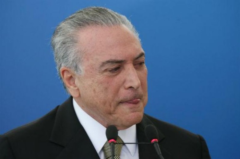 Governo Temer anuncia redução de 4 mil cargos comissionados.