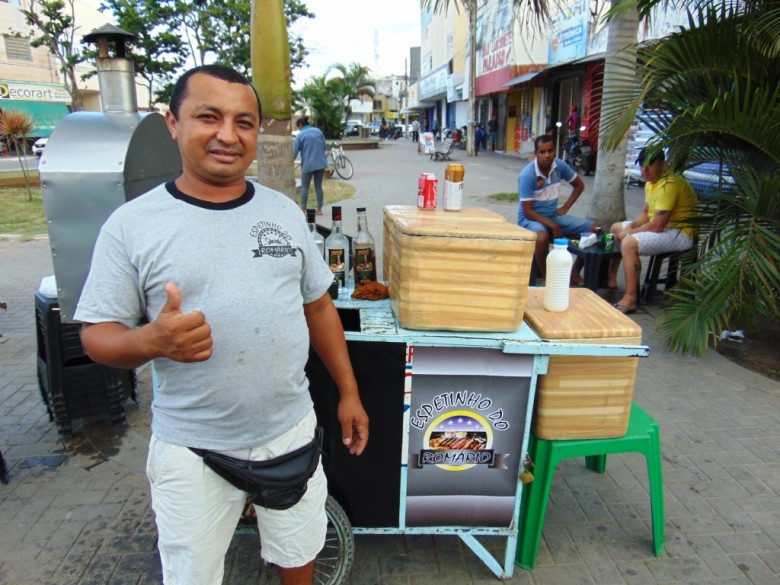 O dono do seu próprio negócio, o popular Romário | Foto: Divulgação/Surubim News