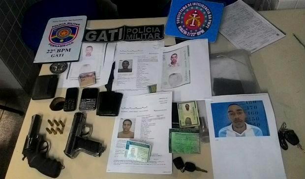Cinco suspeitos teriam confessado que assaltariam um banco em Surubim | Foto: Polícia Militar/Divulgação