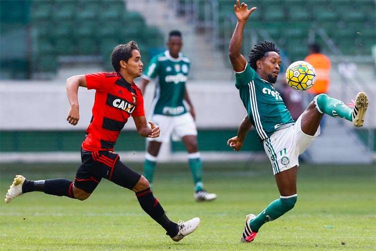 Everton Felipe: "Quem sou eu para falar alguma coisa, mas é difícil bater de frente com esses times grandes"