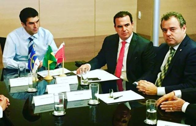 Parlamentares se reúnem com ministro. Foto: Divulgação