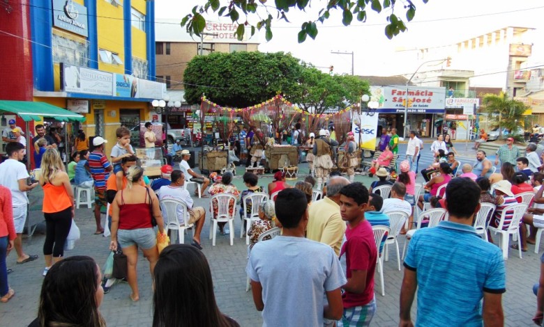 Apresentação na Praça Dídimo Carneiro. | Foto: Surubim News
