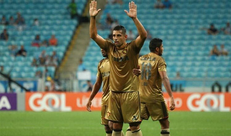 "O mais importante é a felicidade que tenho de estar com essa equipe aguerrida", enalteceu o meia.