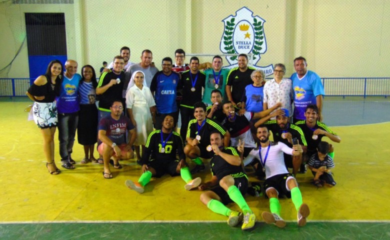 Time campeão dos Jogos dos Ex-Alunos do Amparo, Ousadia & Alegria. | Foto: Surubim News