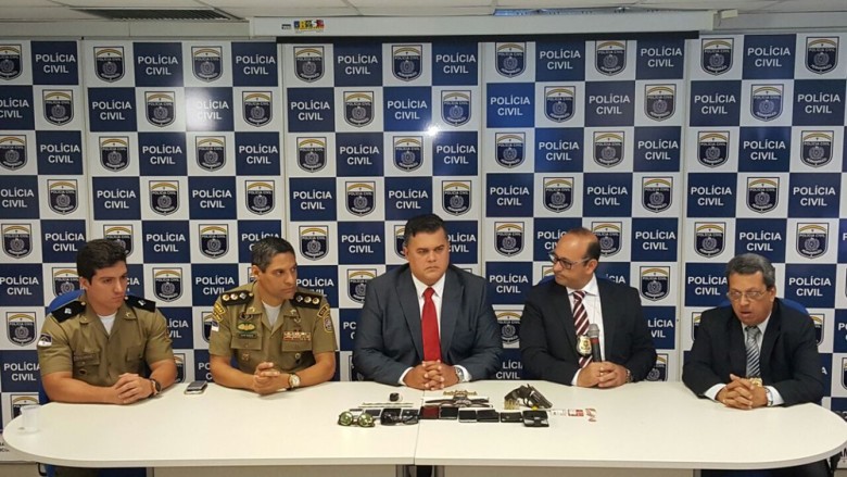 Detalhes da prisão do grupo que assaltava na Zona Norte do Recife foram apresentados pela Polícia Civil (Foto: Divulgação/Polícia Civil)