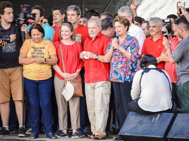 Lula e Dilma fizeram inauguração do eixo leste da transposição das águas do Rio São Francisco, na Paraíba (Foto: Wagner Ferreira/Futura Pressa/Estadão Conteúdo ) 