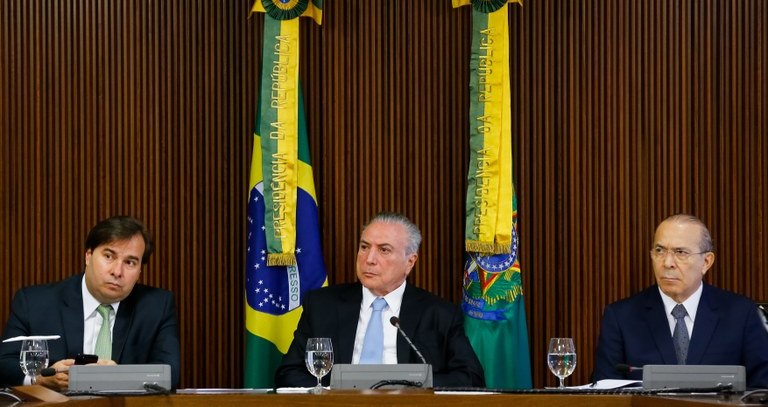 Rodrigo Maia, Michel Temer e Eliseu Padilha, só alguns dos envolvidos nos escândalos.