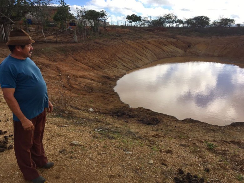 Barreiros acumularam água para até cinco meses (Foto: Ana Rebeca Passos/TV Asa Branca )