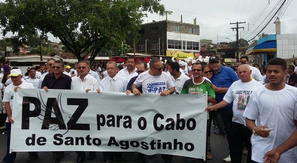 Caminhada ocorreu neste domingo (9), no Cabo de Santo Agostinho (Foto: Danilo Cesar/TV Globo) 