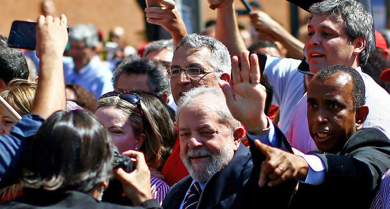 Sereno e sem rancores, em paz consigo mesmo.