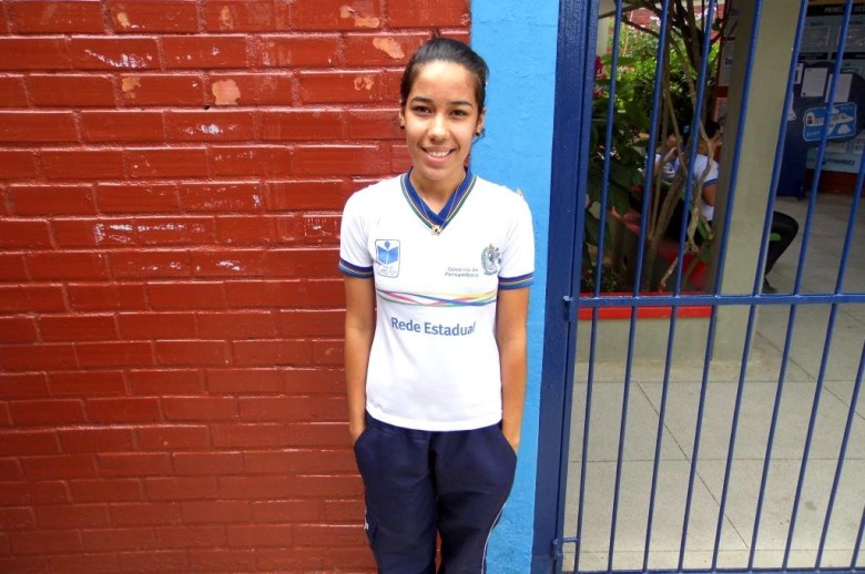 A aluna do Severino Farias, Maria Jéssica, 15 anos, ficou em 3º lugar no Brasil no concurso Jovem Senador.