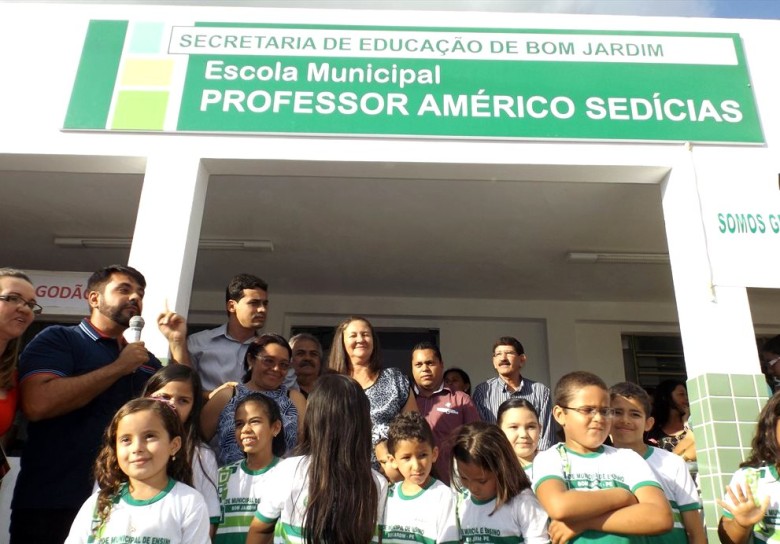 Escola Municipal Professor Américo Sedícias