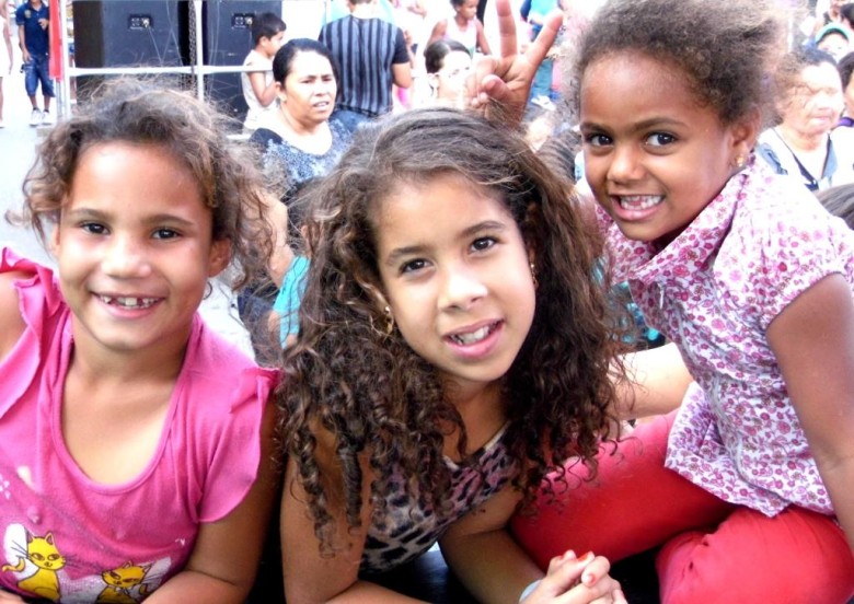 Meninas do bairro "Nova Avenida" (Matadouro), Surubim-PE