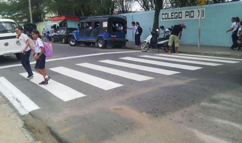 A Secretaria de Defesa Social está implantando novas faixas de pedestres nas principais ruas da cidade. 