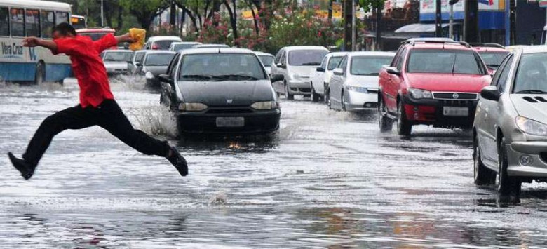 Chuvas fortes devem continuar no Recife e Litoral até amanhã
