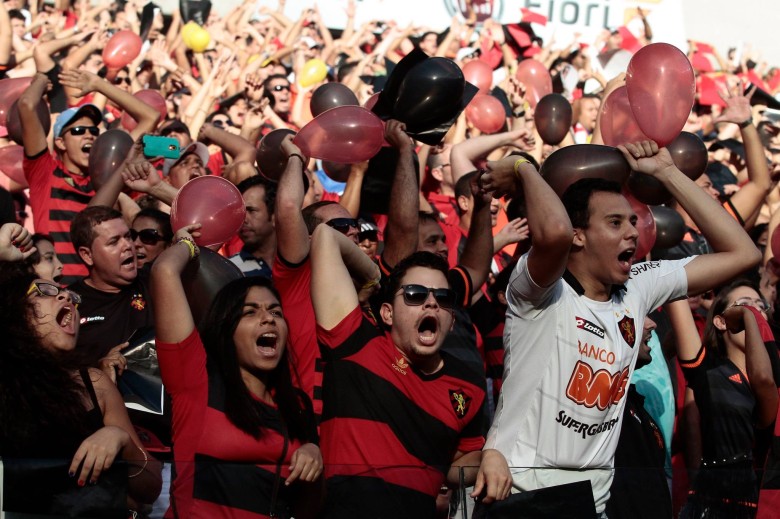 Aproximadamente, 42 mil pessoas lotaram a Arena Pernambuco | Foto: NE 10