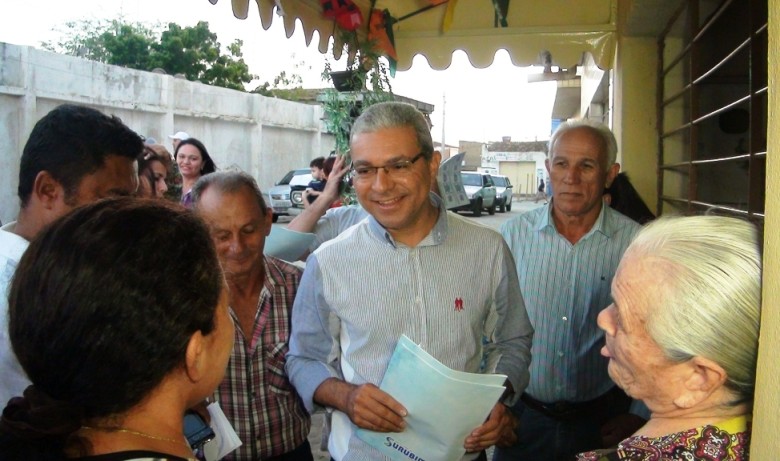 Prefeito Túlio Vieira na inauguração das ruas | Foto: Divulgação