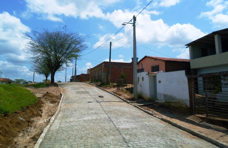 Calçamento beneficia moradores da comunidade dos Doquinhas | Foto: Divulgação