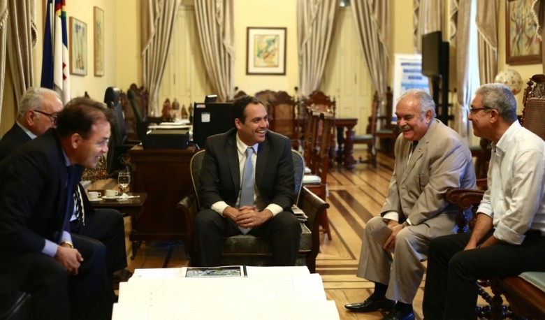 Prefeito participa de encontro de empresários com o governador | Foto: Divulgação