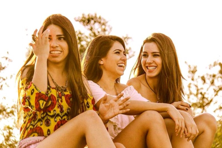 Exemplo ilustrativo: Lorena Coelho, Jeovana Souto e Joelma Almeida são três surubinenses lindas de corpo e alma, que não se encaixam no padrão exagerado almejado por algumas mulheres | Foto: Lívio Fabrício