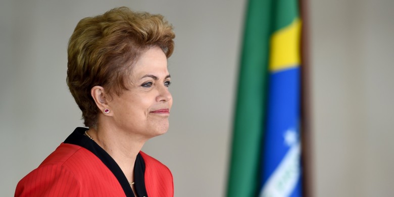 Em entrevista, presidenta chama Cunha e Temer de sócios e promete pacto “sem vencidos e vencedores” se derrotar impeachment.