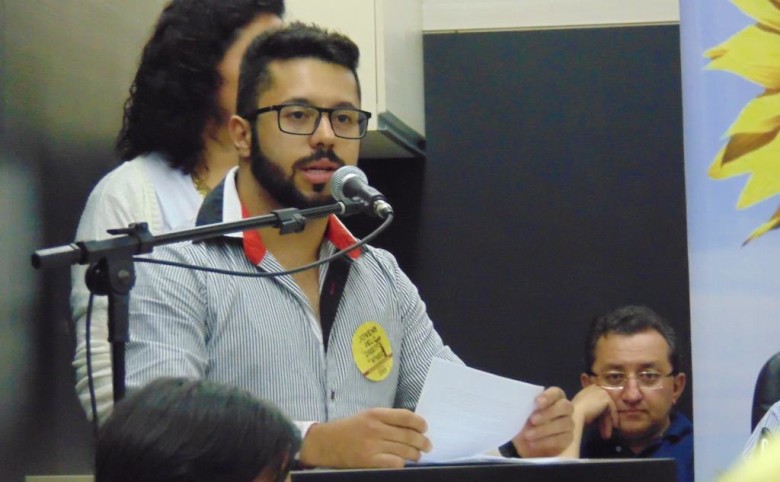 O professor da UFPE, John Mateus Barbosa, palestrando na convenção do PSOL de Surubim na Câmara dos Vereadores | Foto: Divulgação/Facebook