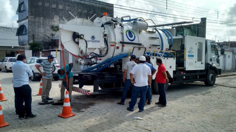 Aquisição de veículos e equipamentos vai assegurar o bom funcionamento de sistemas de esgotamento sanitário nas cidades que margeiam o Rio Ipojuca.