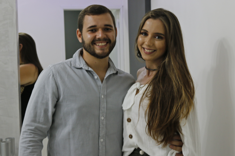 O arquiteto Anderson Duarte e sua namorada, Joelma Almeida. | Foto: Lulu/Surubim News
